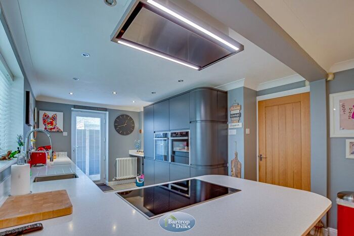 4 Bedroom Detached House For Sale In Cotterhill Close, Worksop, S81