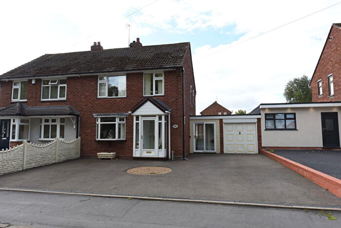 3 Bedroom Semi-Detached House For Sale In Kingswinford, Bromley Lane, DY6