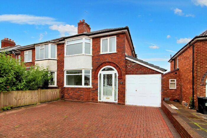3 Bedroom Semi-Detached House To Rent In Fancourt Avenue, Penn, Wolverhampton, WV4