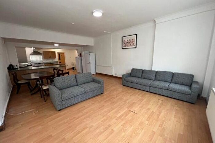 6 Bedroom Terraced House To Rent In Moy Road Cardiff, CF24