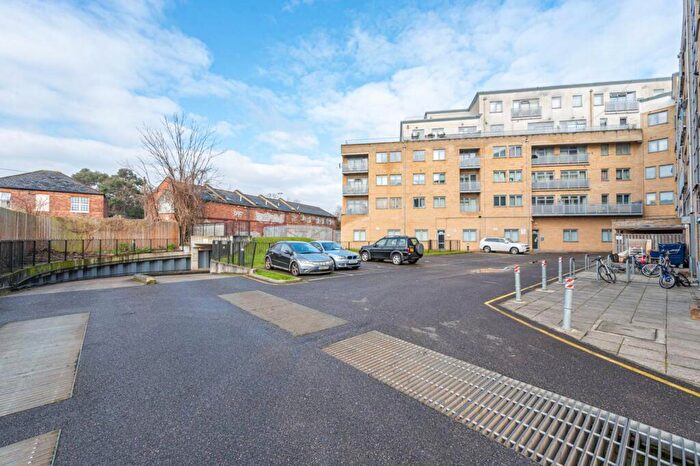 2 Bedroom Flat To Rent In Norwood Road, West Norwood, London, SE27