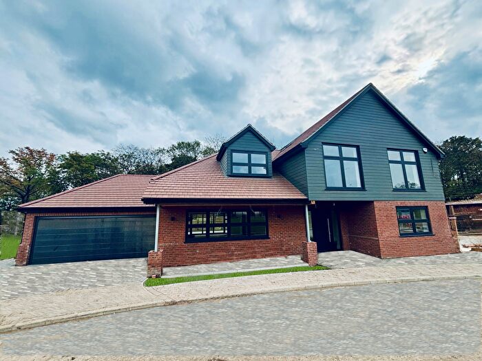 5 Bedroom Detached House For Sale In The Sherwoods, Brentwood -, CM15