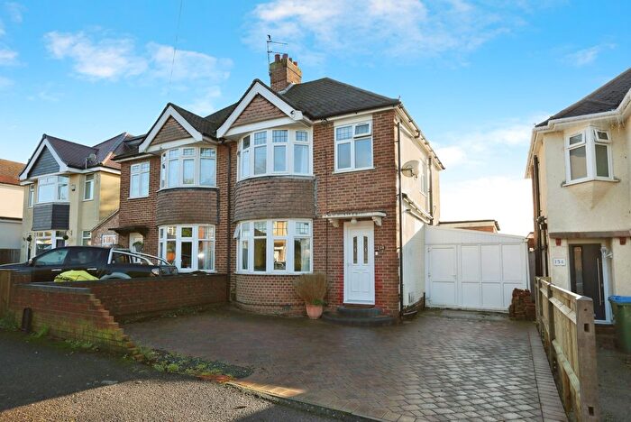 3 Bedroom Semi Detached House For Sale In Kathleen Road, Southampton, Hampshire, SO19