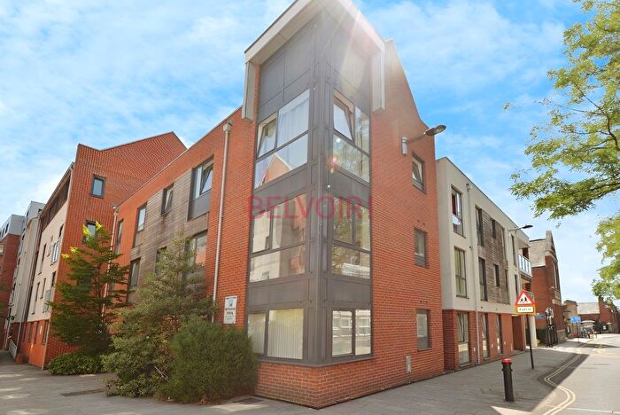 2 Bedroom Flat To Rent In Castle Way, Southampton, SO14