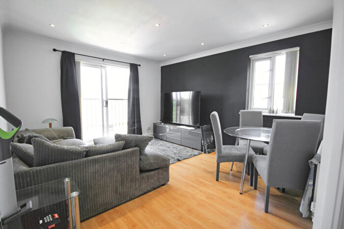 2 Bedroom Apartment To Rent In Delfont Close, Maidenbower, RH10