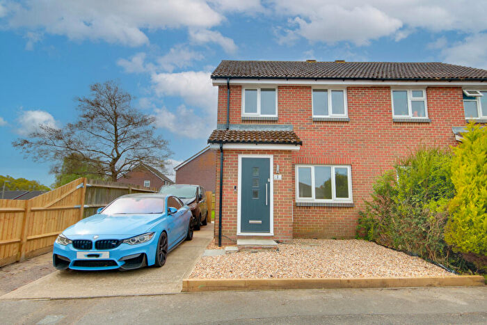 2 Bedroom Semi-Detached House For Sale In Botley Village! Recently Refurbished! Southerly Aspect Garden!, SO30
