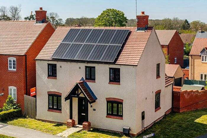 3 Bedroom Detached House For Sale In Hexham Street, Towcester, NN12