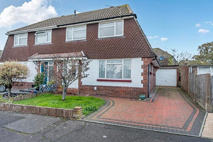 3 Bedroom Semi Detached House For Sale In Sutton Close, Cowplain, Waterlooville, PO8