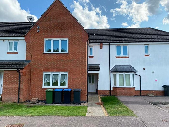 3 Bedroom Terraced House To Rent In Drage Close, Lutterworth, LE17