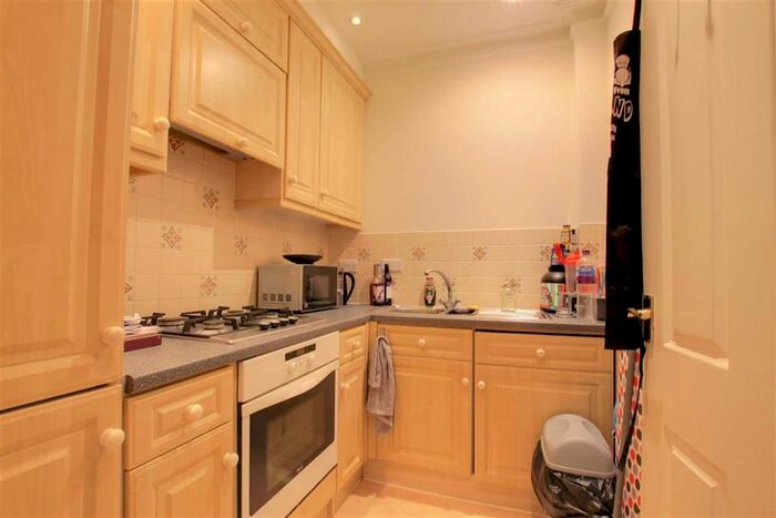 1 Bedroom Flat To Rent In Monument Hill, Weybridge KT13