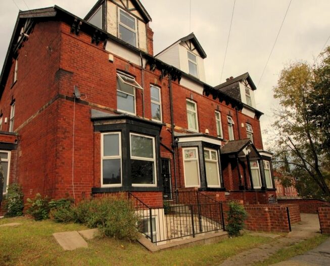 4 Bedroom Flat To Rent In Chestnut Avenue, Hyde Park, Leeds, LS6