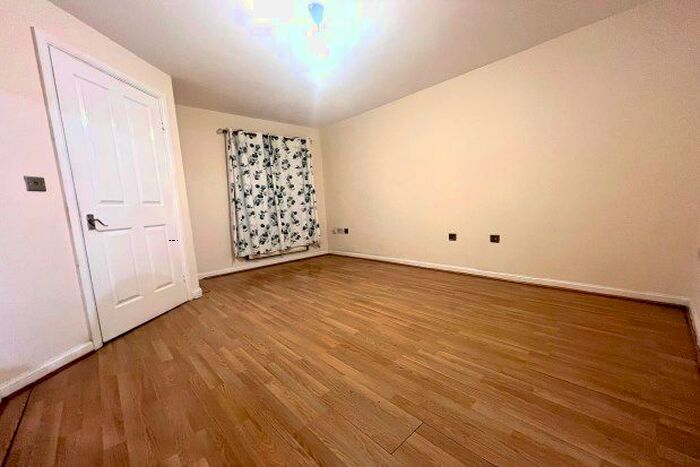 3 Bedroom Property To Rent In Winding Way, Dagenham, RM8