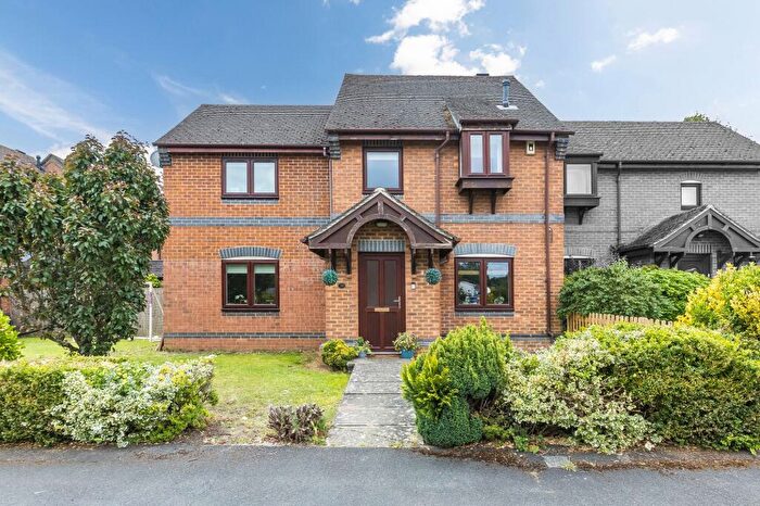 3 Bedroom Semi-Detached House For Sale In Anson Close, Marcham, OX13