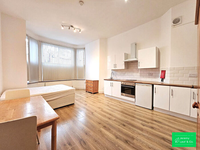 Flat To Rent In Princes Avenue, Muswell Hill, N10