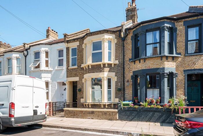 3 Bedroom Property For Sale In Bonsor Street, London, SE5
