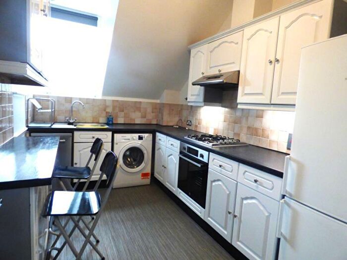 2 Bedroom Flat To Rent In Harold Road, SE19