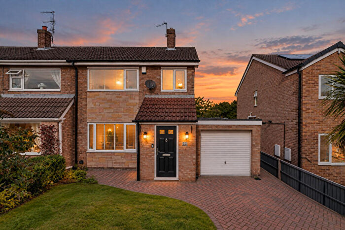 3 Bedroom Semi-Detached House For Sale In Yew Tree Crescent, Rossington, DN11