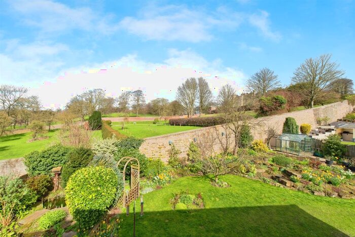 4 Bedroom Detached House For Sale In Dovecote Drive, Ledston, Castleford, WF10