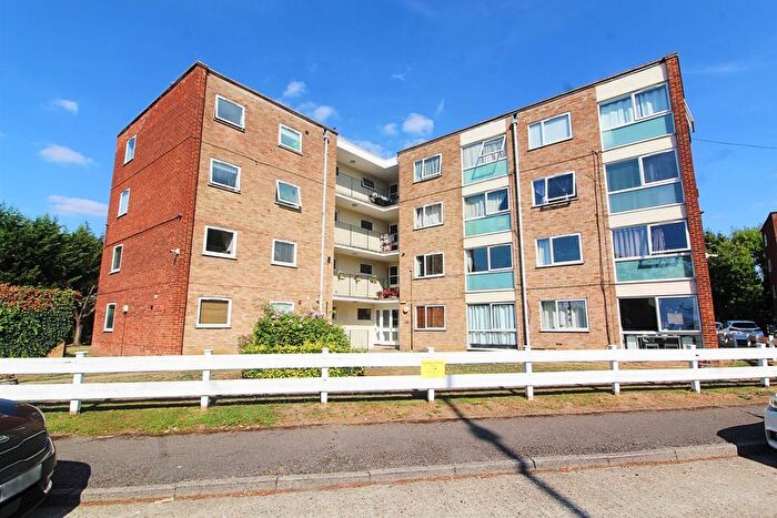 1 Bedroom Flat For Sale In Hansart Way, Enfield, EN2