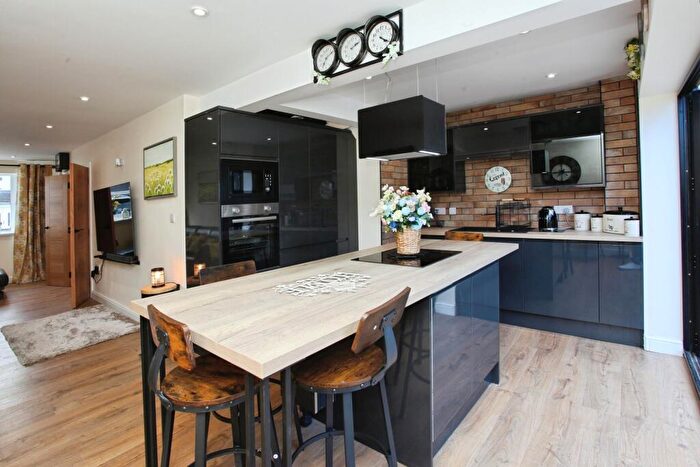 3 Bedroom Town House For Sale In Lakeside Close, Ebbw Vale, NP23