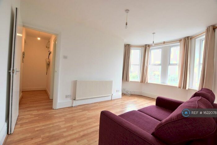 1 Bedroom Flat To Rent In Crescent Road, Luton, LU2