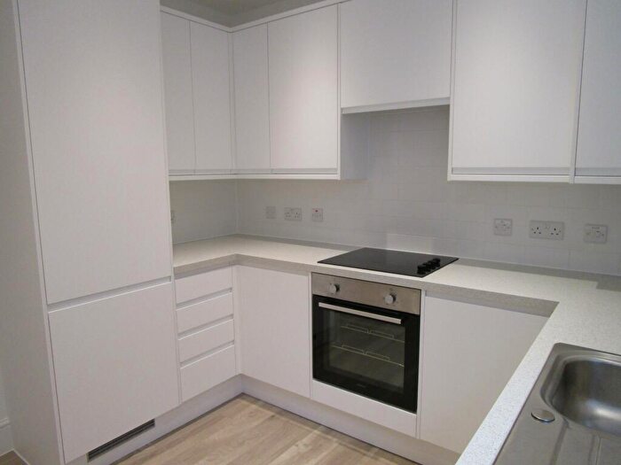 3 Bedroom Flat To Rent In St Johns Road, Clifton, Bristol, BS8