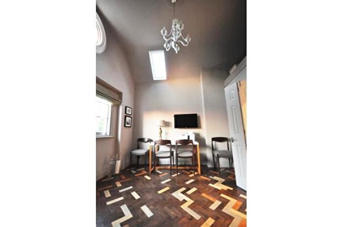 1 Bedroom Flat To Rent In Telford Avenue, London, SW2
