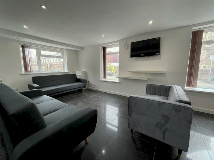 8 Bedroom Apartment To Rent In Woodville Road, Cardiff, CF24