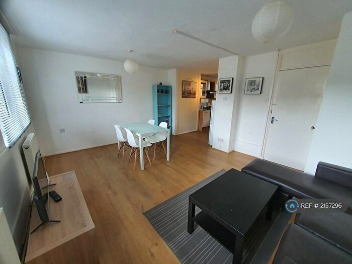 3 Bedroom Flat To Rent In Seyssel Street, London, E14