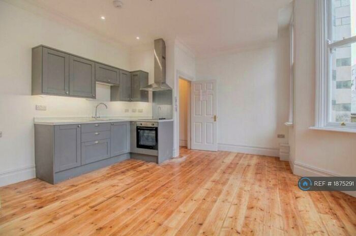 1 Bedroom Flat To Rent In High Street, Southampton, SO14