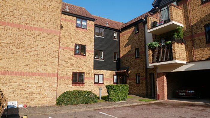 1 Bedroom Flat To Rent In Bentinck Road, West Drayton, UB7