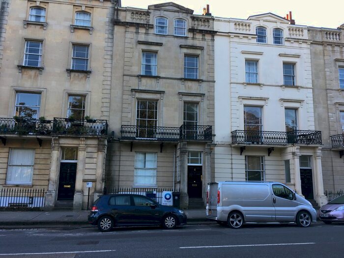 3 Bedroom Maisonette To Rent In Gloucester Row, Bristol, BS8