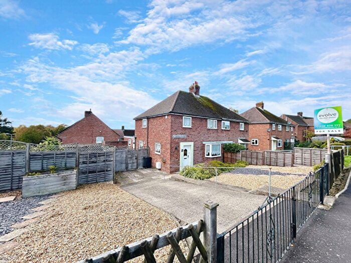 3 Bedroom Semi-detached House For Sale In St Georges Avenue, Yeovil, BA21