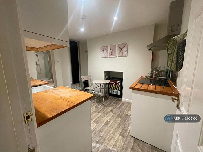 1 Bedroom Flat To Rent In Friars Walk, Exeter, EX2