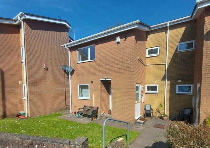 2 Bedroom Flat To Rent In Fidlas Avenue, Cyncoed, Cardiff, CF14