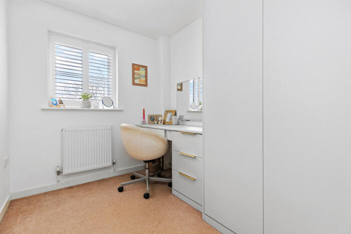 3 Bedroom Terraced House For Sale In Birdham Road, Chichester, PO20