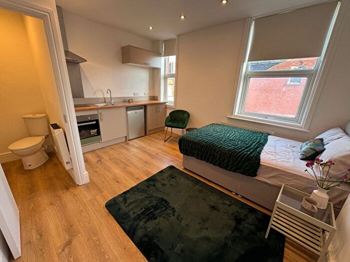 1 Bedroom Flat To Rent In Lodge Lane, Beeston, Leeds, LS11