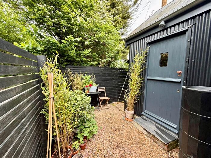 1 Bedroom Detached House For Sale In The Moose Hall / Wheatley Hall, Pocombe Bridge, Exeter, Devon, EX4