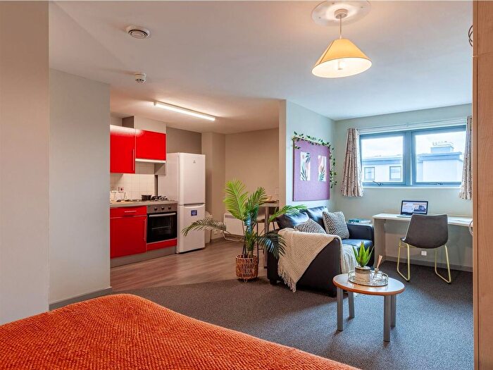 Studio To Rent In Crown Street, Reading, RG1