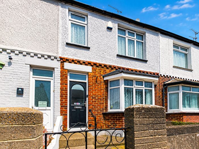 3 Bedroom Terraced House For Sale In Corporation Road, Gillingham, ME7