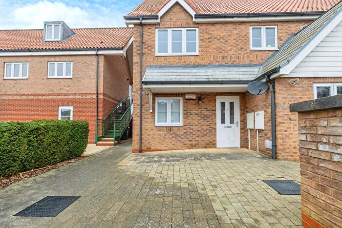 2 Bedroom Flat For Sale In Ellisons Quay, Burton Waters, Lincoln, LN1