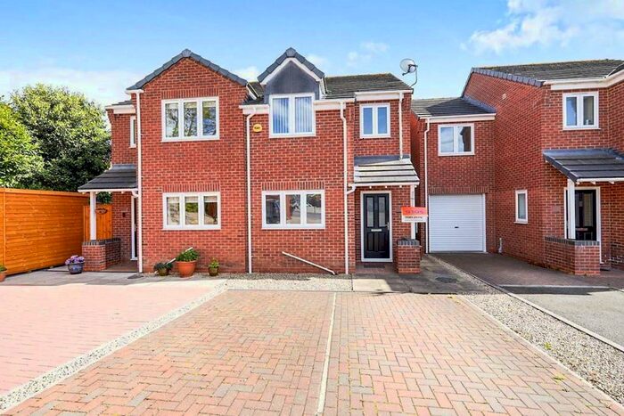 3 Bedroom Semi-Detached House To Rent In Pingle Place, Swadlincote, Derbyshire, DE11