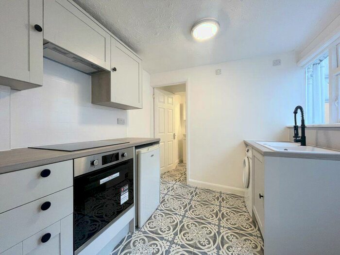 1 Bedroom Flat To Rent In Upper Lewes Road -, P15