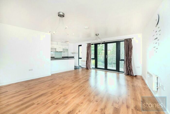 3 Bedroom Property To Rent In Friern Barnet Road, London, N11