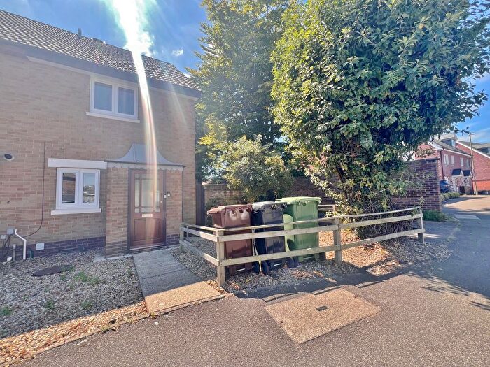 2 Bedroom End Of Terrace House To Rent In Lower Drayton Lane, Drayton, Portsmouth, PO6