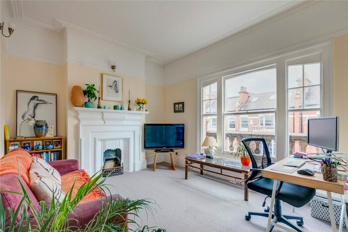 3 Bedroom Flat To Rent In Fulham Park Gardens, London, SW6