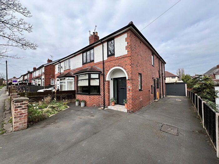 3 Bedroom Semi-Detached House To Rent In Carleton Crest, Pontefract, WF8