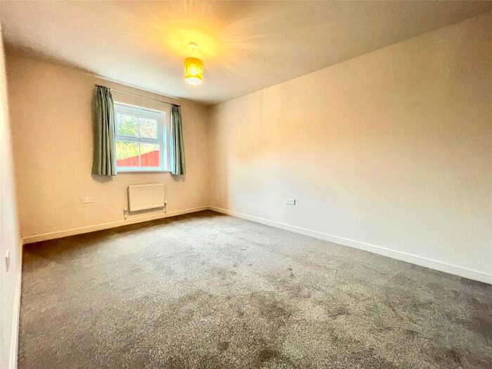 4 Bedroom Town House To Rent In Aphelion Way, Shinfield, Berkshire, RG2