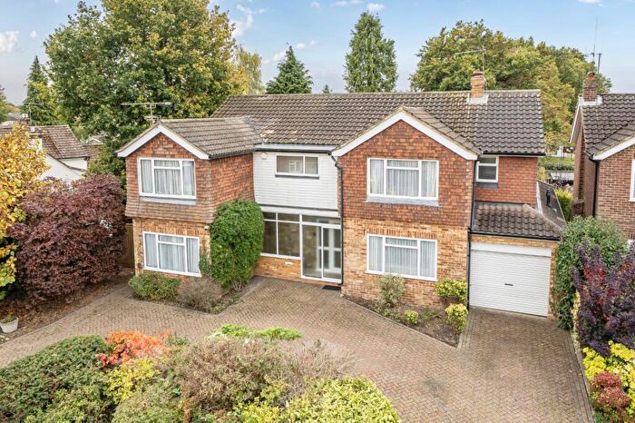 4 Bedroom Detached House For Sale In The Meadows, Flackwell Heath, High Wycombe, Buckinghamshire, HP10