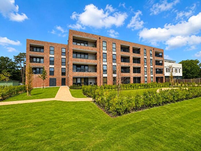 2 Bedroom Apartment For Sale In Heathside House, A Littleworth Road, Esher, KT10